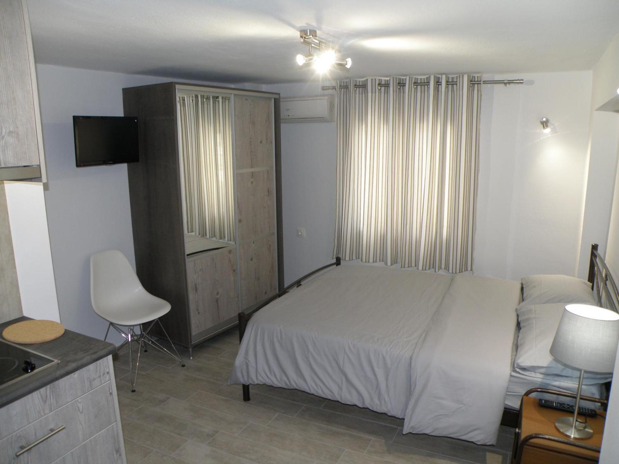 Talos Apartments And Studios Iraklion Buitenkant foto