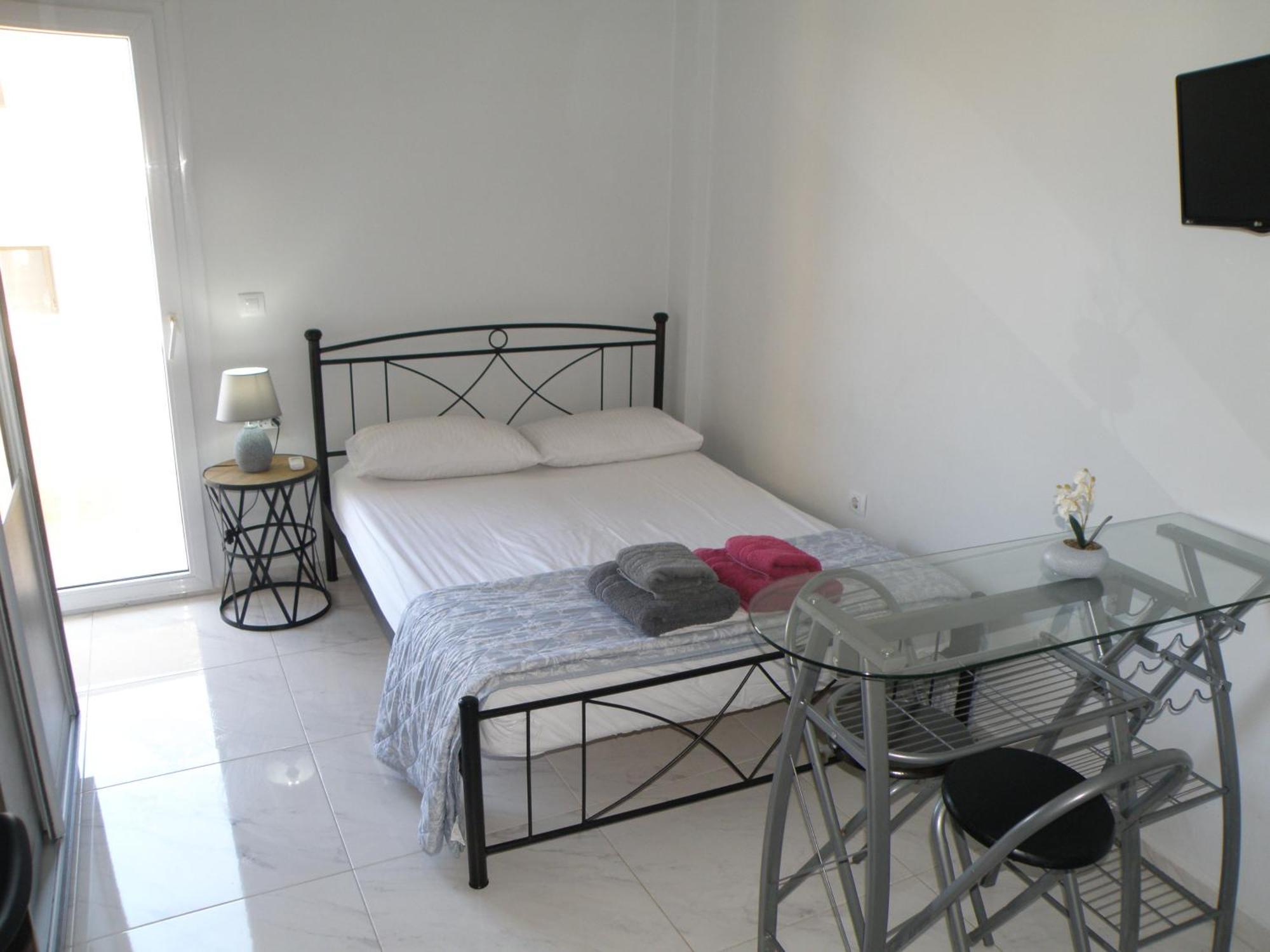 Talos Apartments And Studios Iraklion Buitenkant foto